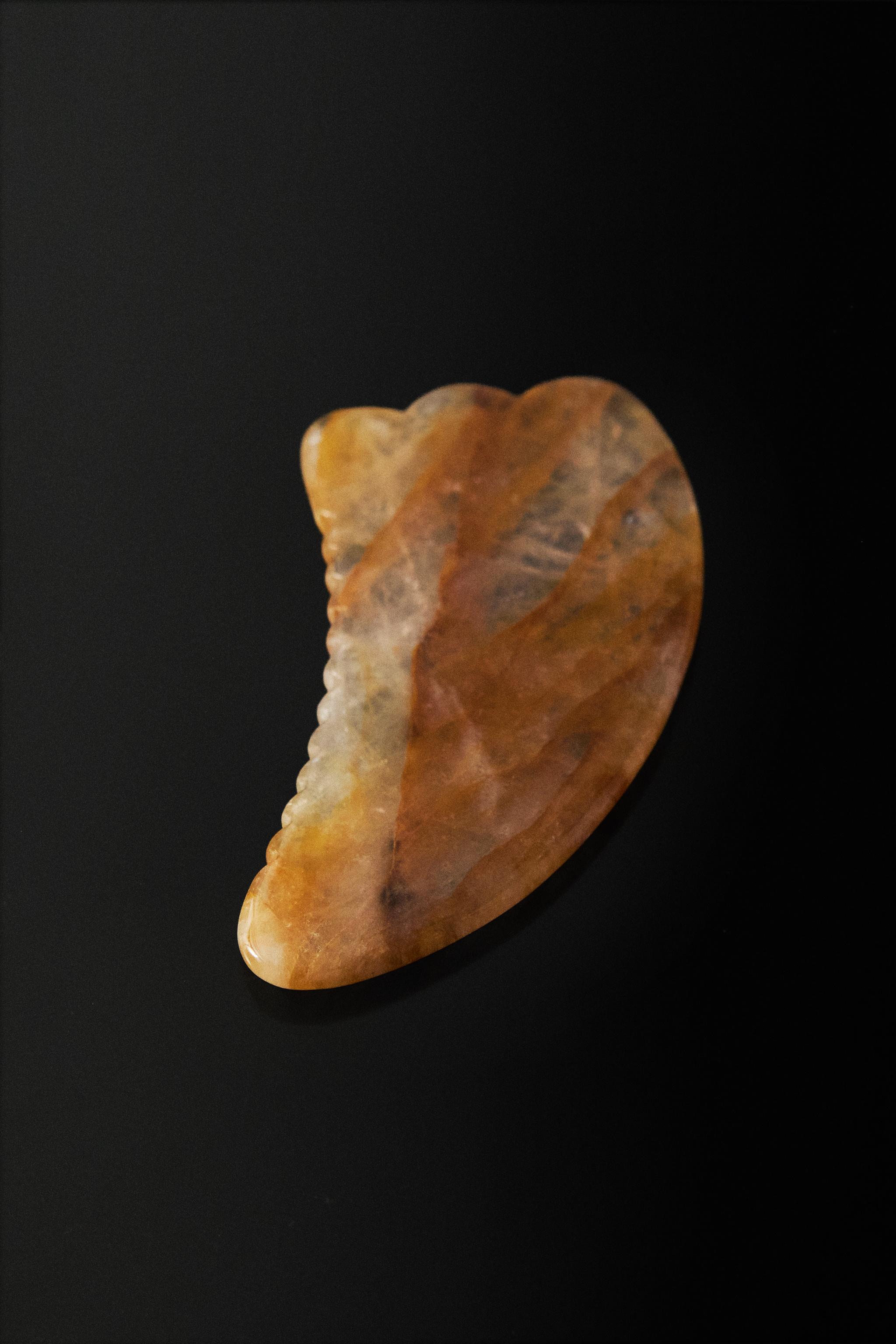 GUA SHA QUARTZ FACE MASSAGER